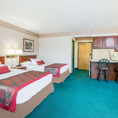 Ramada By Wyndham Strasburg Dover Zewnętrze zdjęcie