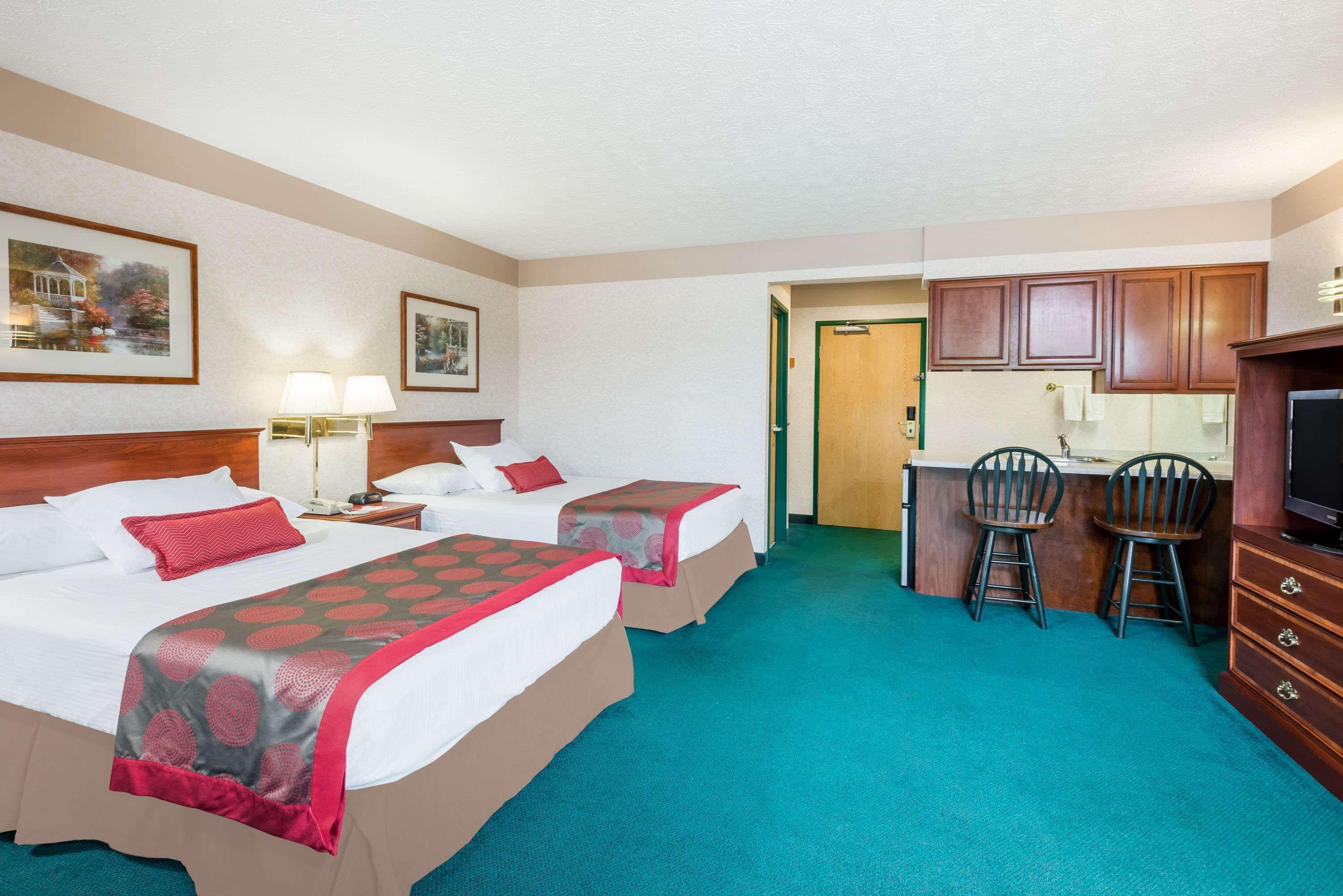Ramada By Wyndham Strasburg Dover Zewnętrze zdjęcie