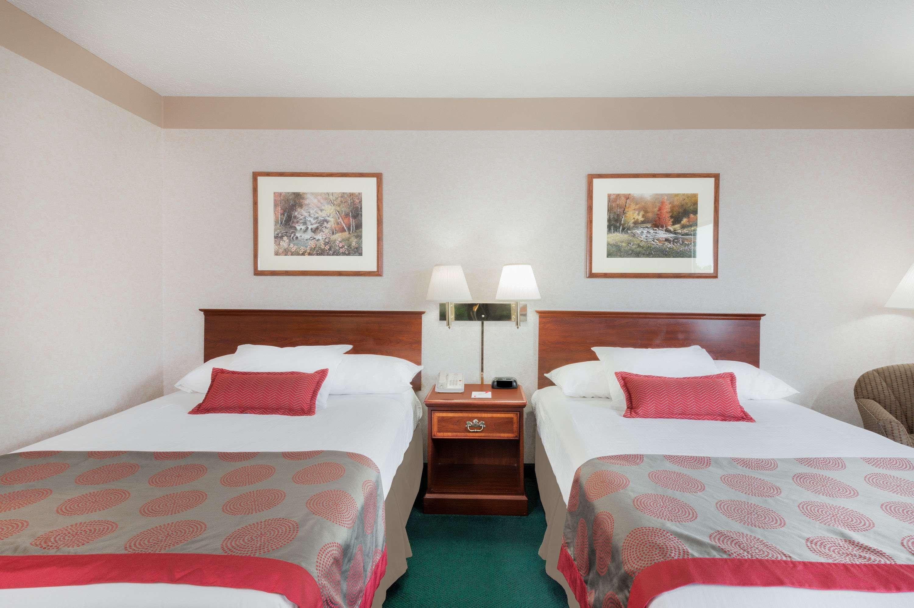 Ramada By Wyndham Strasburg Dover Zewnętrze zdjęcie