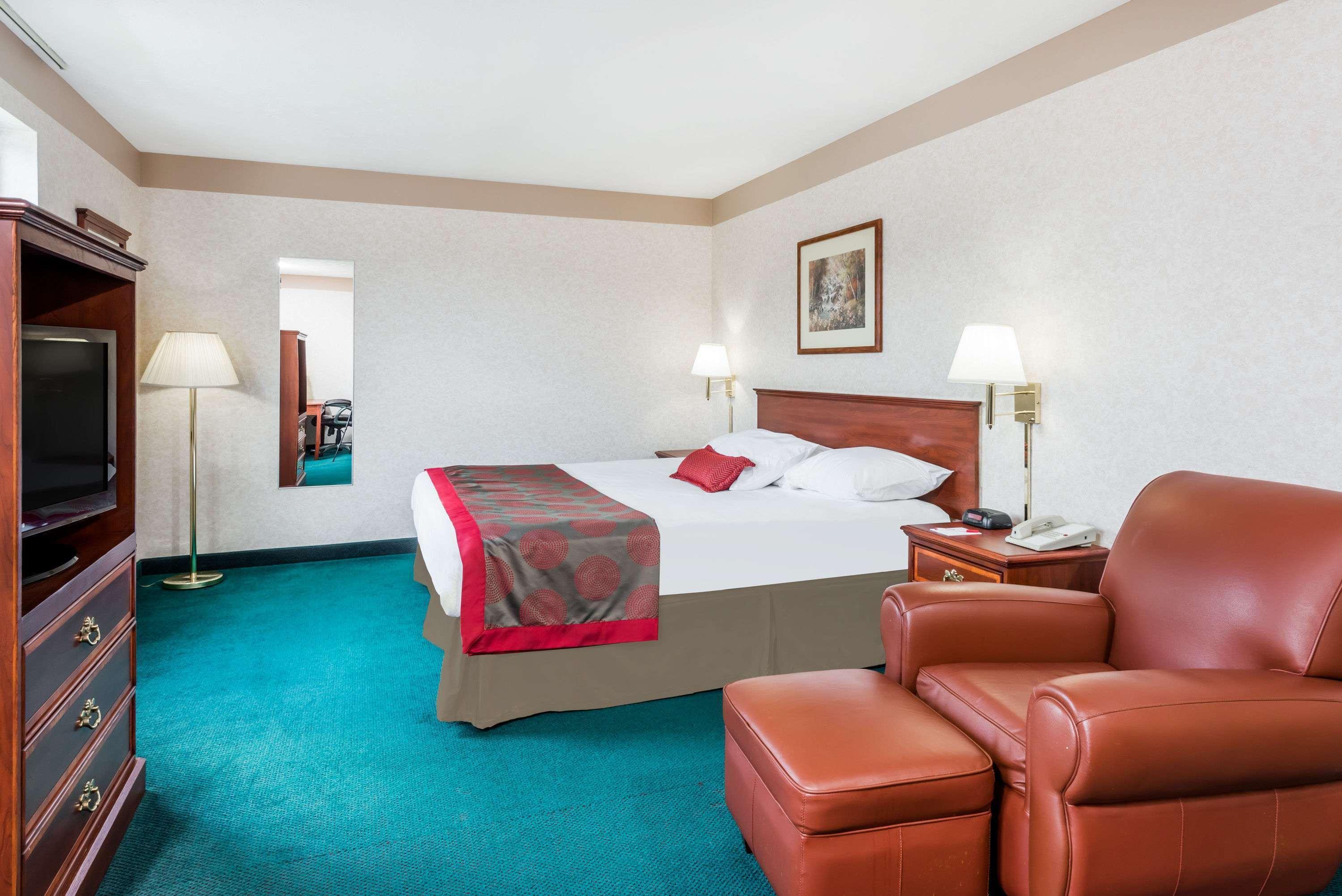Ramada By Wyndham Strasburg Dover Zewnętrze zdjęcie