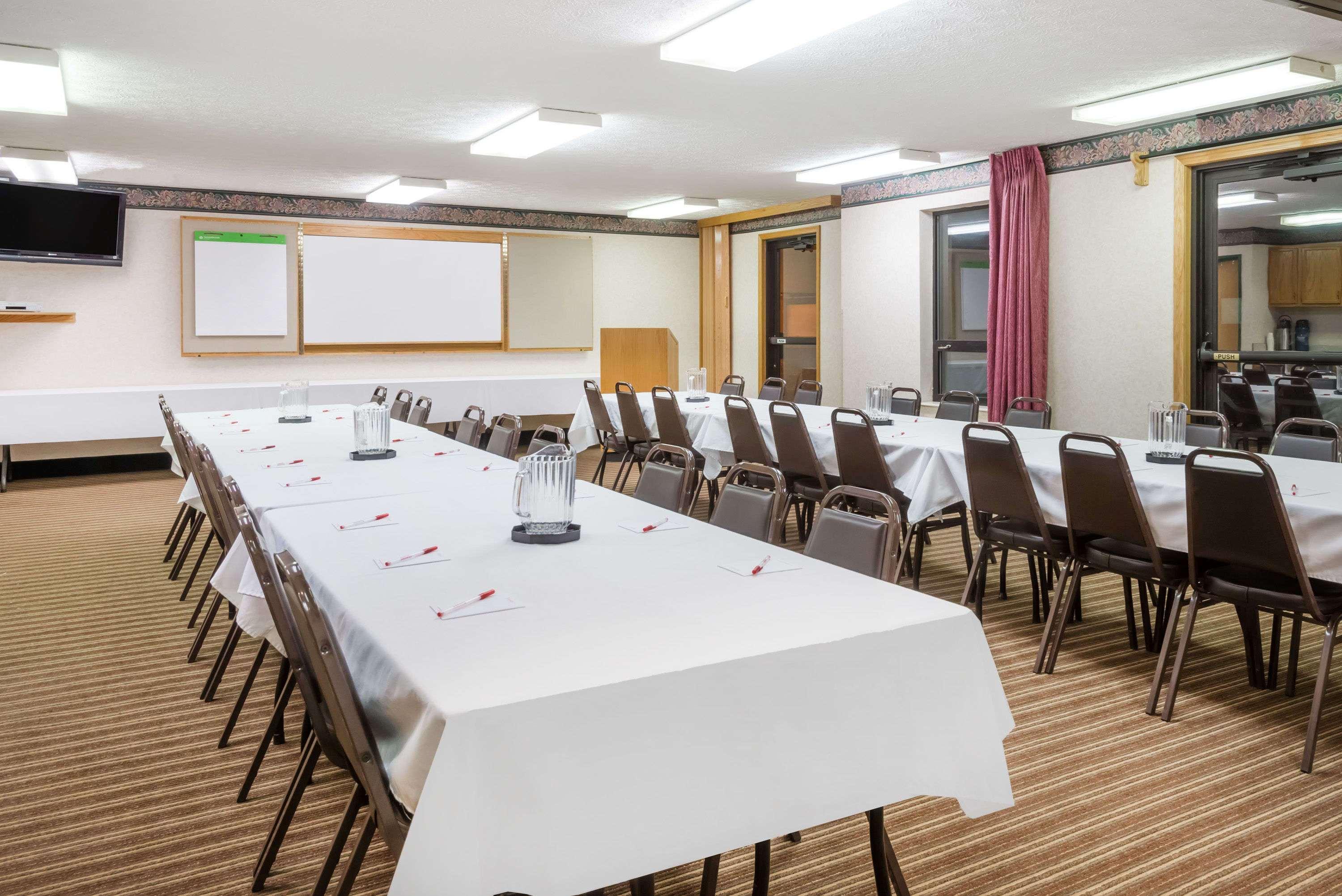 Ramada By Wyndham Strasburg Dover Zewnętrze zdjęcie