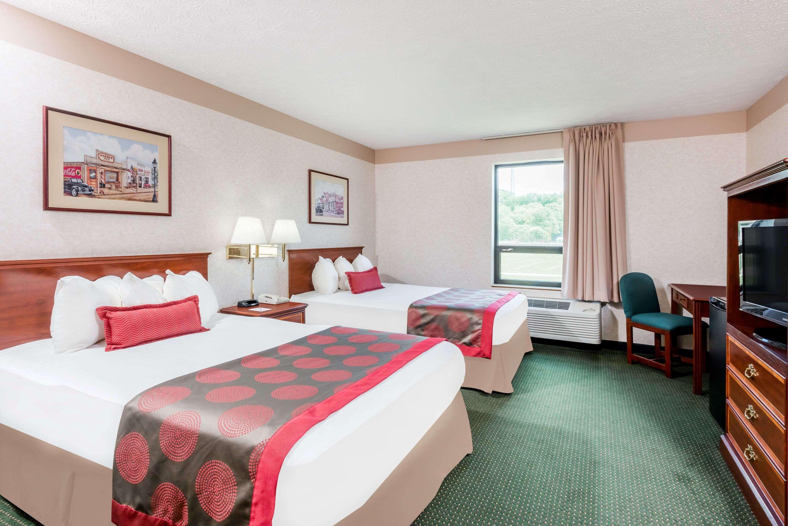 Ramada By Wyndham Strasburg Dover Zewnętrze zdjęcie