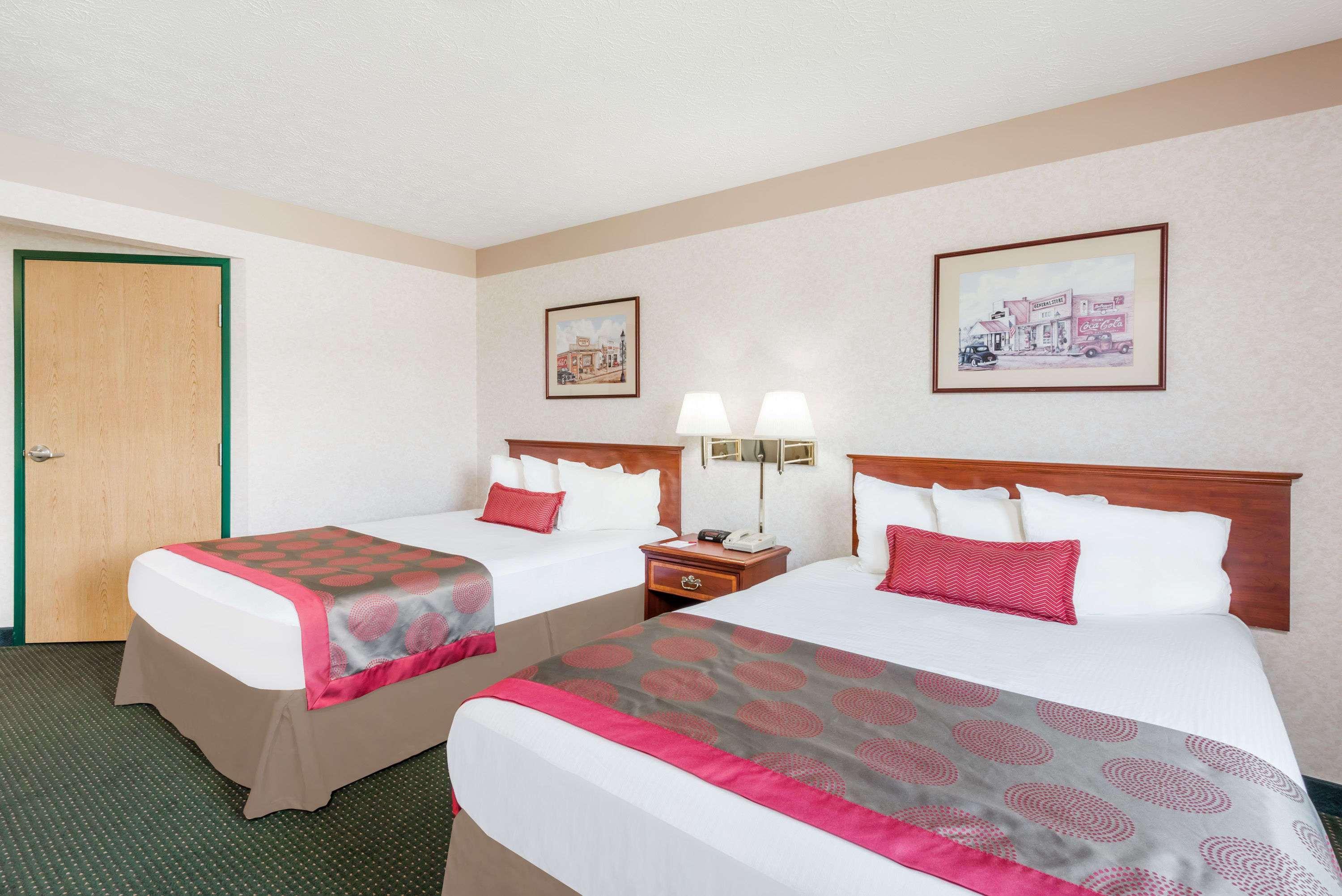 Ramada By Wyndham Strasburg Dover Zewnętrze zdjęcie